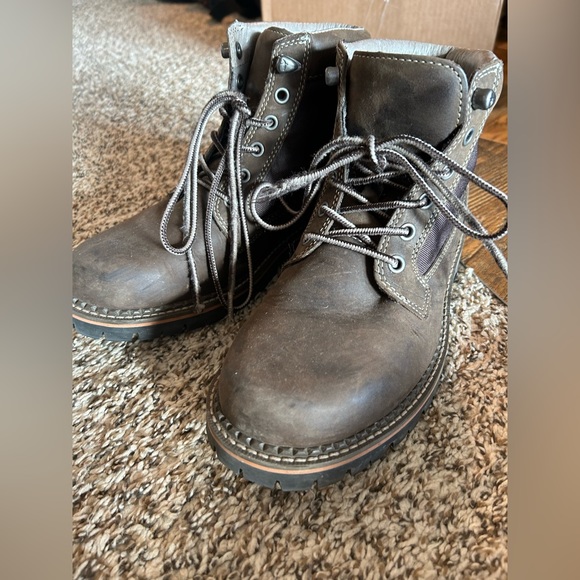 Gently worn Eddie Bauer Men’s boots - Picture 2 of 5